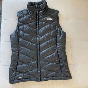 The North Face Black 550 Goose Down Puffer Vest in Small